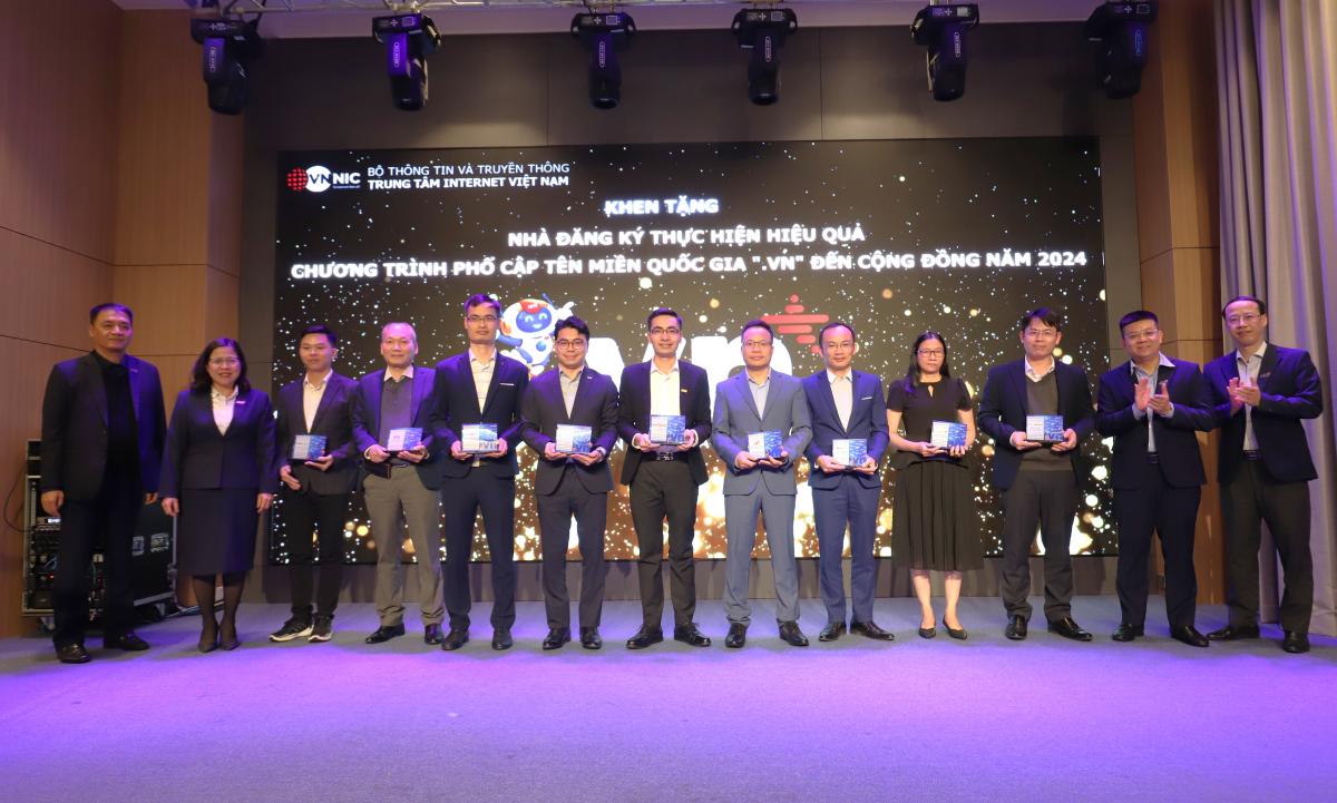 Các Nhà đăng ký thực hiện hiệu quả chương trình phổ cập tên miền quốc gia “.vn” đến cộng đồng năm 2024