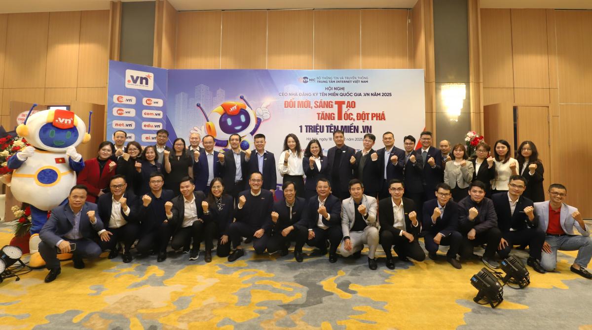 VNNIC và các NĐK thể hiện quyết tâm hướng tới mục tiêu 1 triệu tên miền “.vn” năm 2025